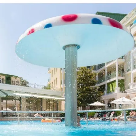 One 112 аll-season в св св константин и елена Apartament Warna